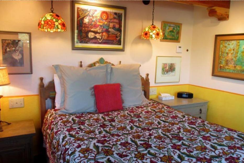 La Dona Luz Inn An Historic B&B 타오스 외부 사진